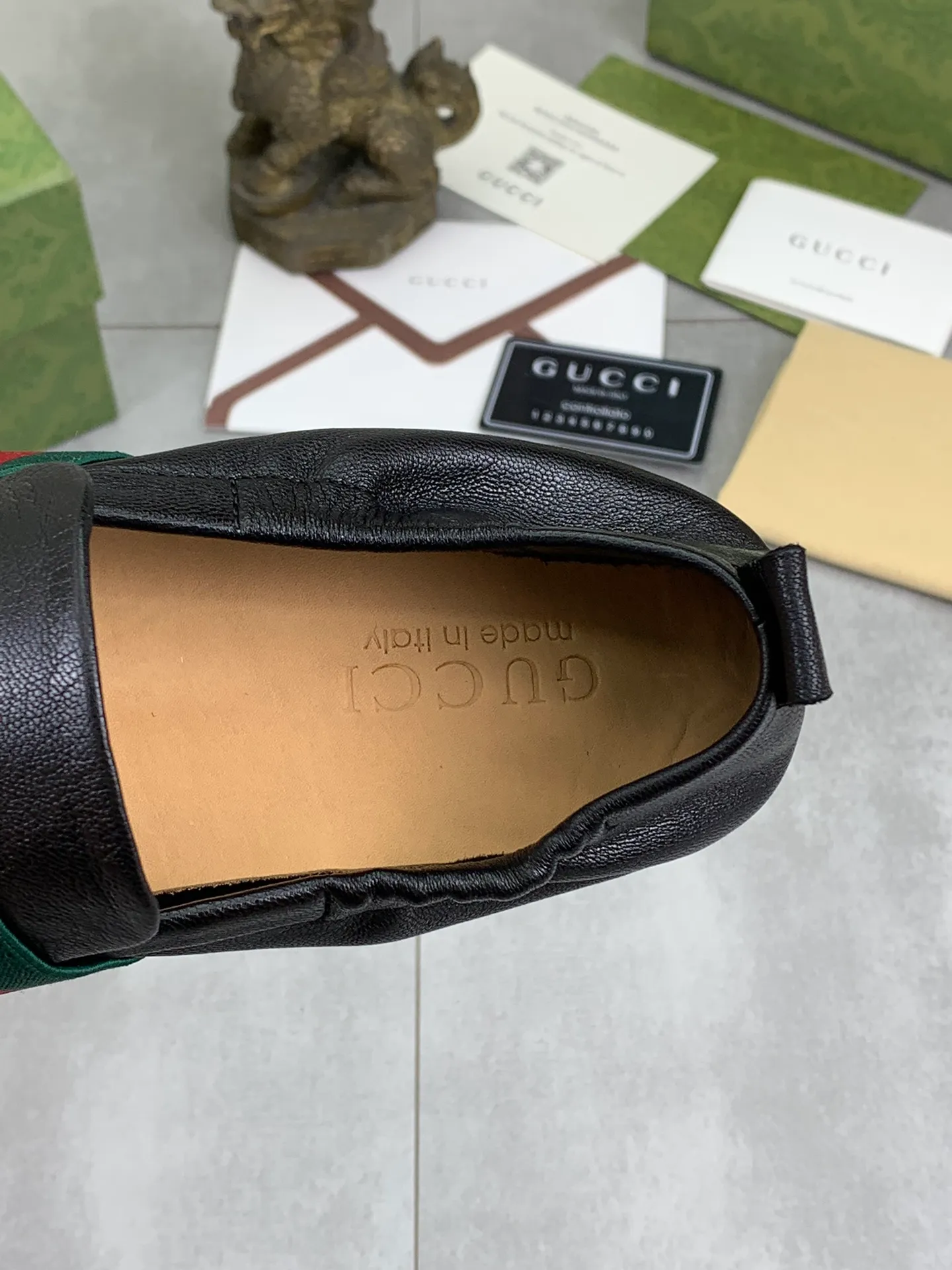 Men's Men's Shoes💰P520💰【New Style】Water-dyed Niuli Gucci's most popular selection of lazy slip-on leather shoes (Gucci) official website latest Gucci lazy leather shoes, hot style 💥 simple and elegant style, exclusive for trendy men. Unique official website latest brand original double G embossing Elements 👑 Original Gucci decoration, fashionable and elegant, fabric original calfskin ✅ fully imported first-layer cowhide lining, official website designated wear-resistant, rubber business outsole, classic model taken at the counter in real life 🎬38-44 black brown optional